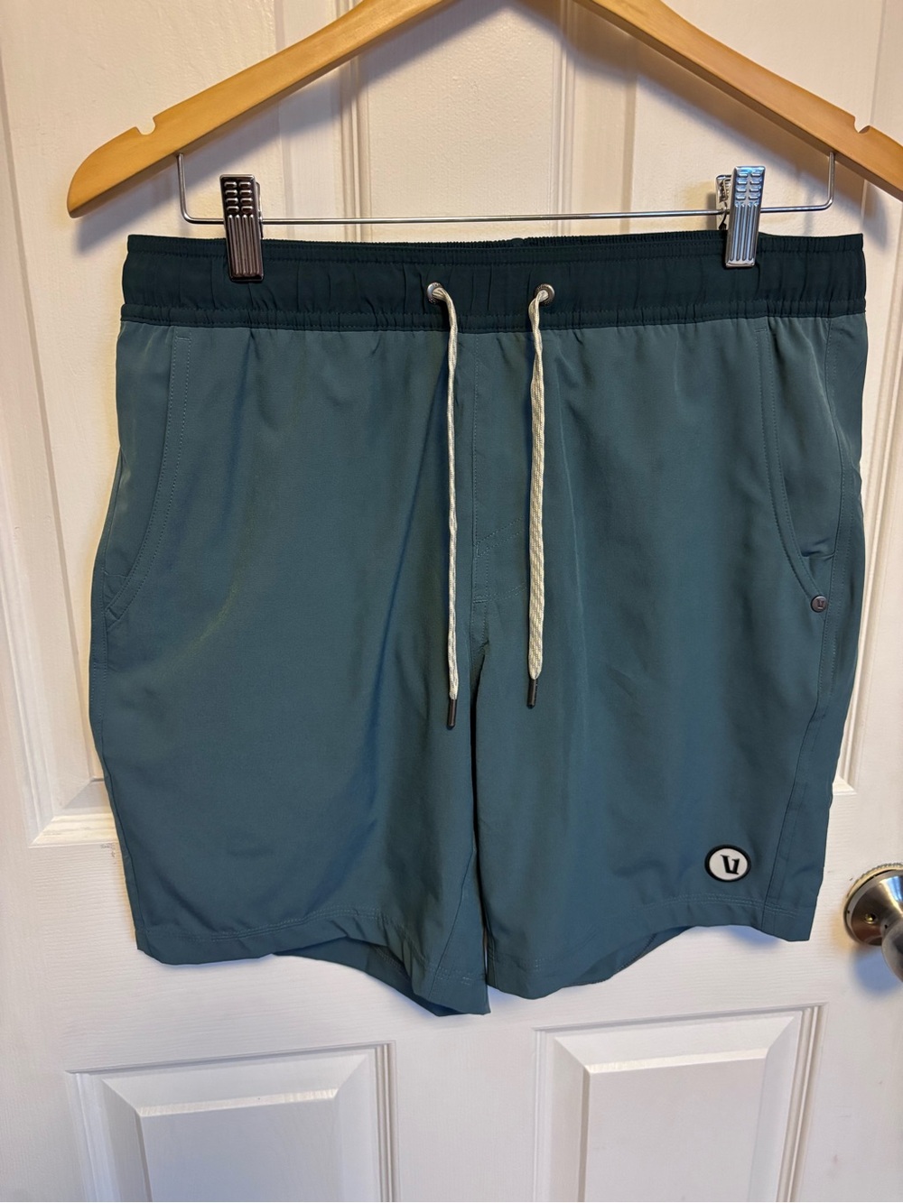 Vuori Kore Shorts Lined Athletic Workout Gym Gear Slate Blue Mens Size 32 M